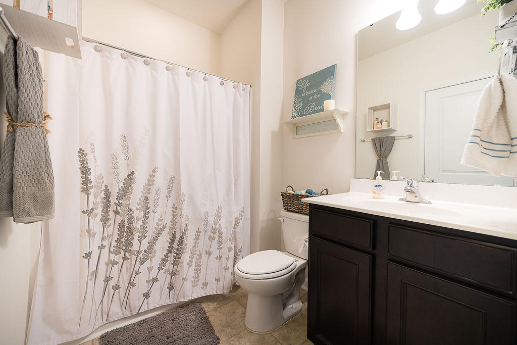 283 Spectrum Road Summerville, SC 29486 - Photo 16 of 39 First Floor Bath