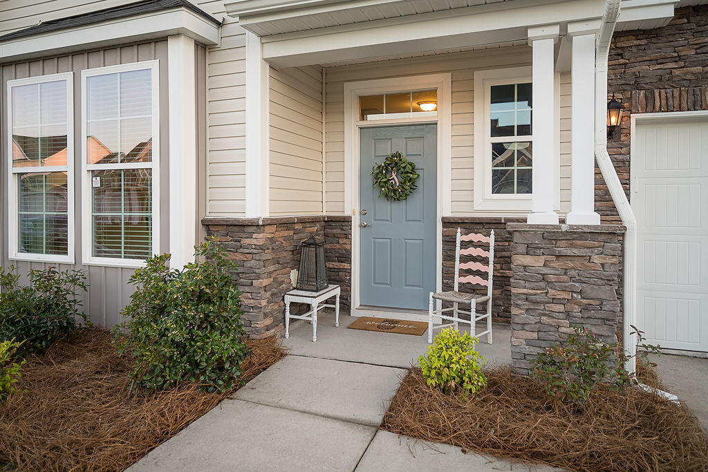 283 Spectrum Road Summerville, SC 29486 - Photo 3 of 39 Entry