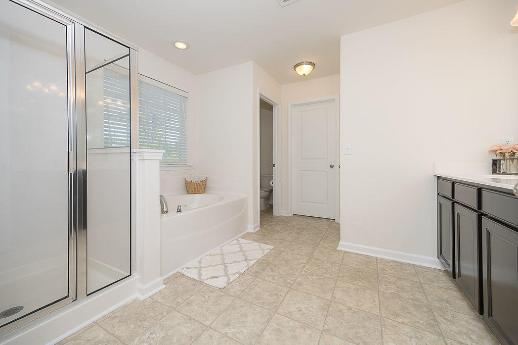 283 Spectrum Road Summerville, SC 29486 - Photo 21 of 39 Master Bathroom