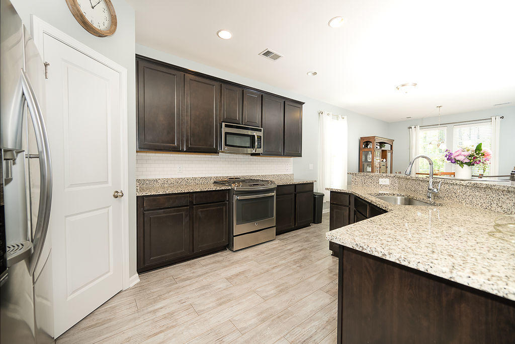 283 Spectrum Road Summerville, SC 29486 - Photo 6 of 39 Kitchen