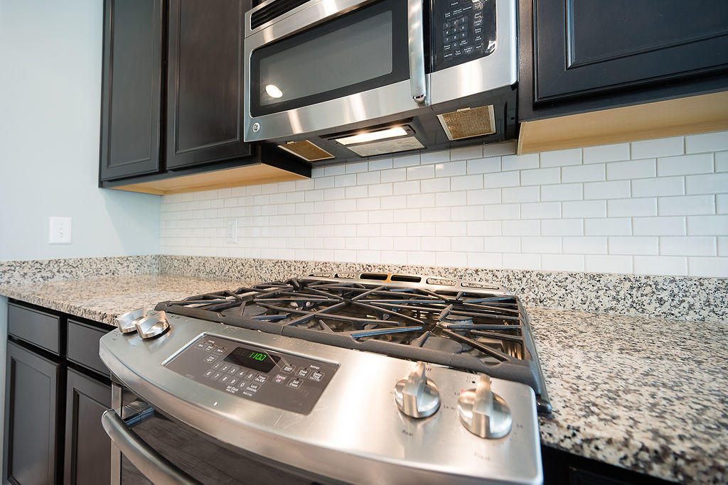 283 Spectrum Road Summerville, SC 29486 - Photo 8 of 39 Gas Range