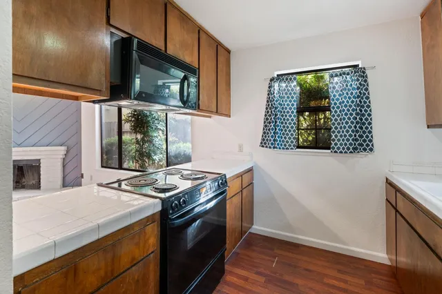 $359,000 | 2418 P Street, Unit F, Sacramento, CA 95816