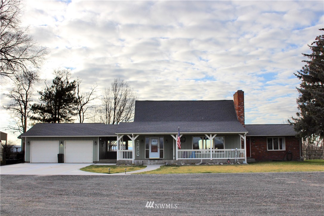 735 Jeanne's Road Touchet, WA 99360 - Photo 1 of 40
