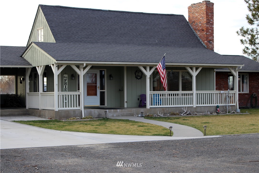 735 Jeanne's Road Touchet, WA 99360 - Photo 2 of 40