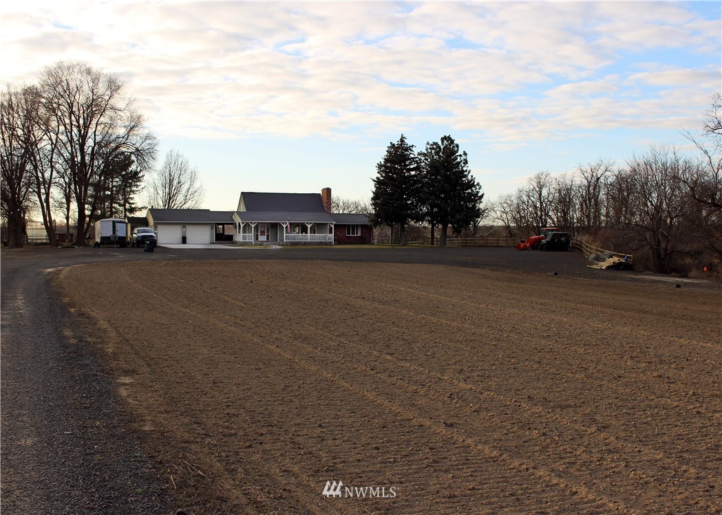 735 Jeanne's Road Touchet, WA 99360 - Photo 12 of 40