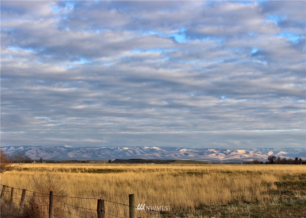 735 Jeanne's Road Touchet, WA 99360 - Photo 14 of 40