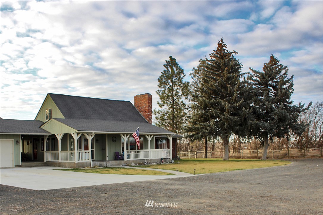 735 Jeanne's Road Touchet, WA 99360 - Photo 3 of 40