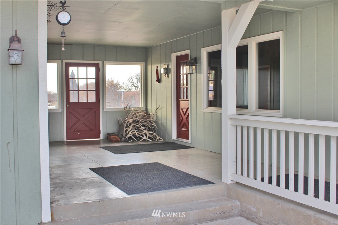 735 Jeanne's Road Touchet, WA 99360 - Photo 4 of 40