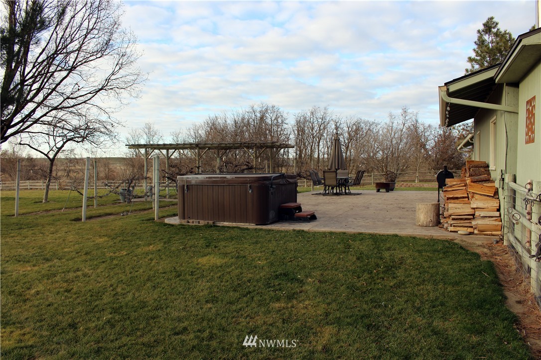 735 Jeanne's Road Touchet, WA 99360 - Photo 7 of 40