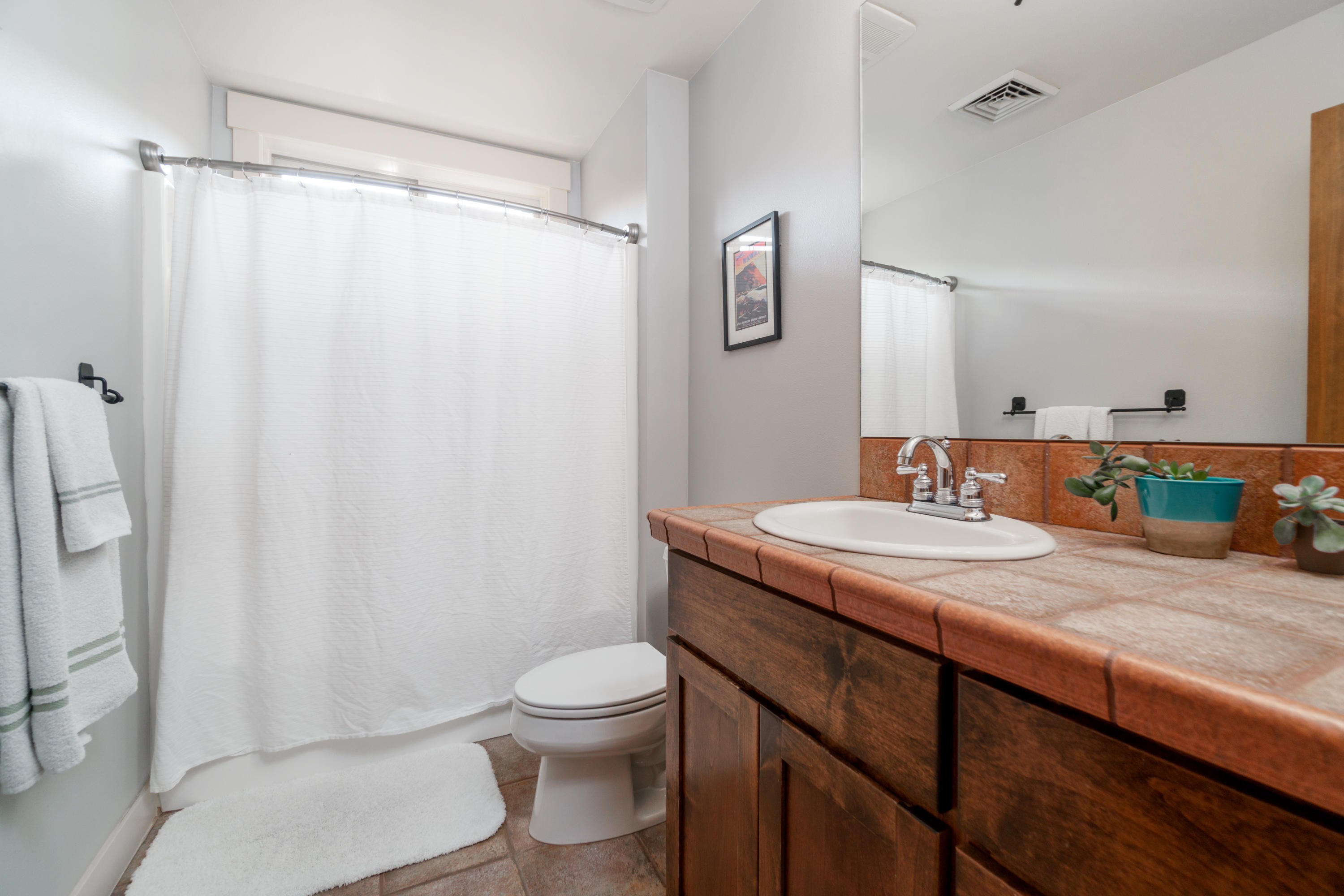 61482 Linton Loop Bend, OR 97702 - Photo 19 of 30 61482LintonLp_GuestBath