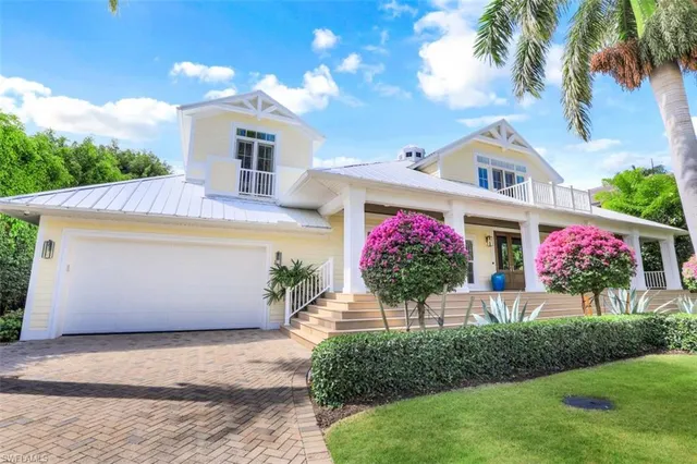 a front view of house with yard