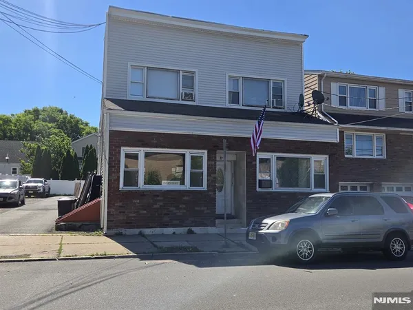 $1,850 | 23 Ridgefield Avenue, Unit 1, Ridgefield Park, NJ 07660