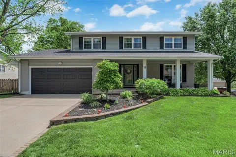 $525,000 | 11 Foxcliff Court, Ballwin, MO 63011