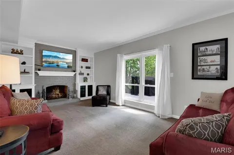 $525,000 | 11 Foxcliff Court, Ballwin, MO 63011