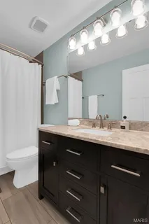 $525,000 | 11 Foxcliff Court, Ballwin, MO 63011