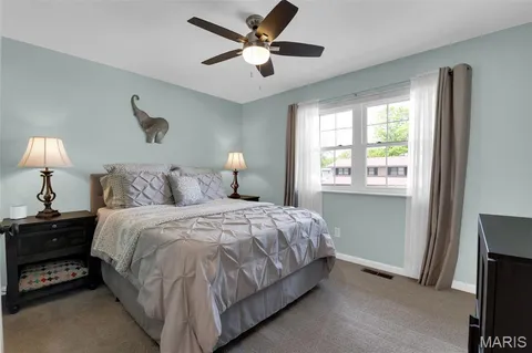 $525,000 | 11 Foxcliff Court, Ballwin, MO 63011