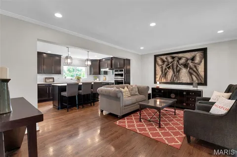 $525,000 | 11 Foxcliff Court, Ballwin, MO 63011