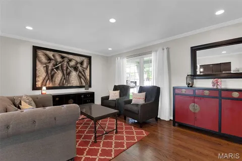 $525,000 | 11 Foxcliff Court, Ballwin, MO 63011