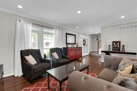 $525,000 | 11 Foxcliff Court, Ballwin, MO 63011