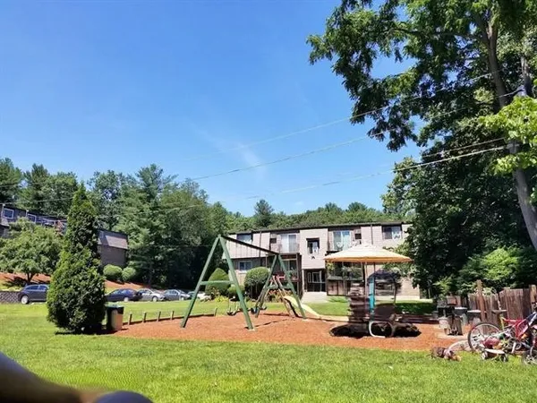 $249,900 | 17 Silvestri Circle, Unit 1, Derry, NH 03038