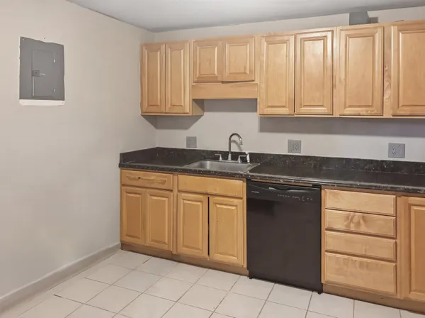 $249,900 | 17 Silvestri Circle, Unit 1, Derry, NH 03038