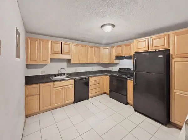 $249,900 | 17 Silvestri Circle, Unit 1, Derry, NH 03038