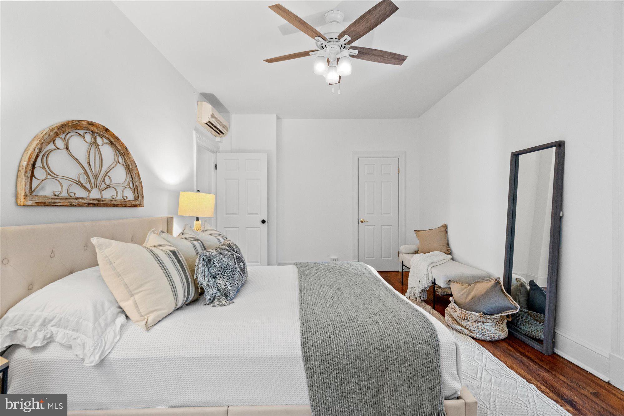 1910 Kalorama Road Northwest, Unit 203 Washington, DC 20009 - Photo 17 of 28 Primary Bedroom