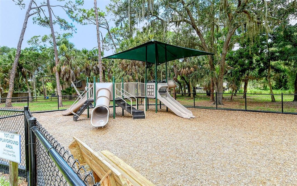 85 Navigation Circle Osprey, FL 34229 - Photo 36 of 41 Gallery Image 36