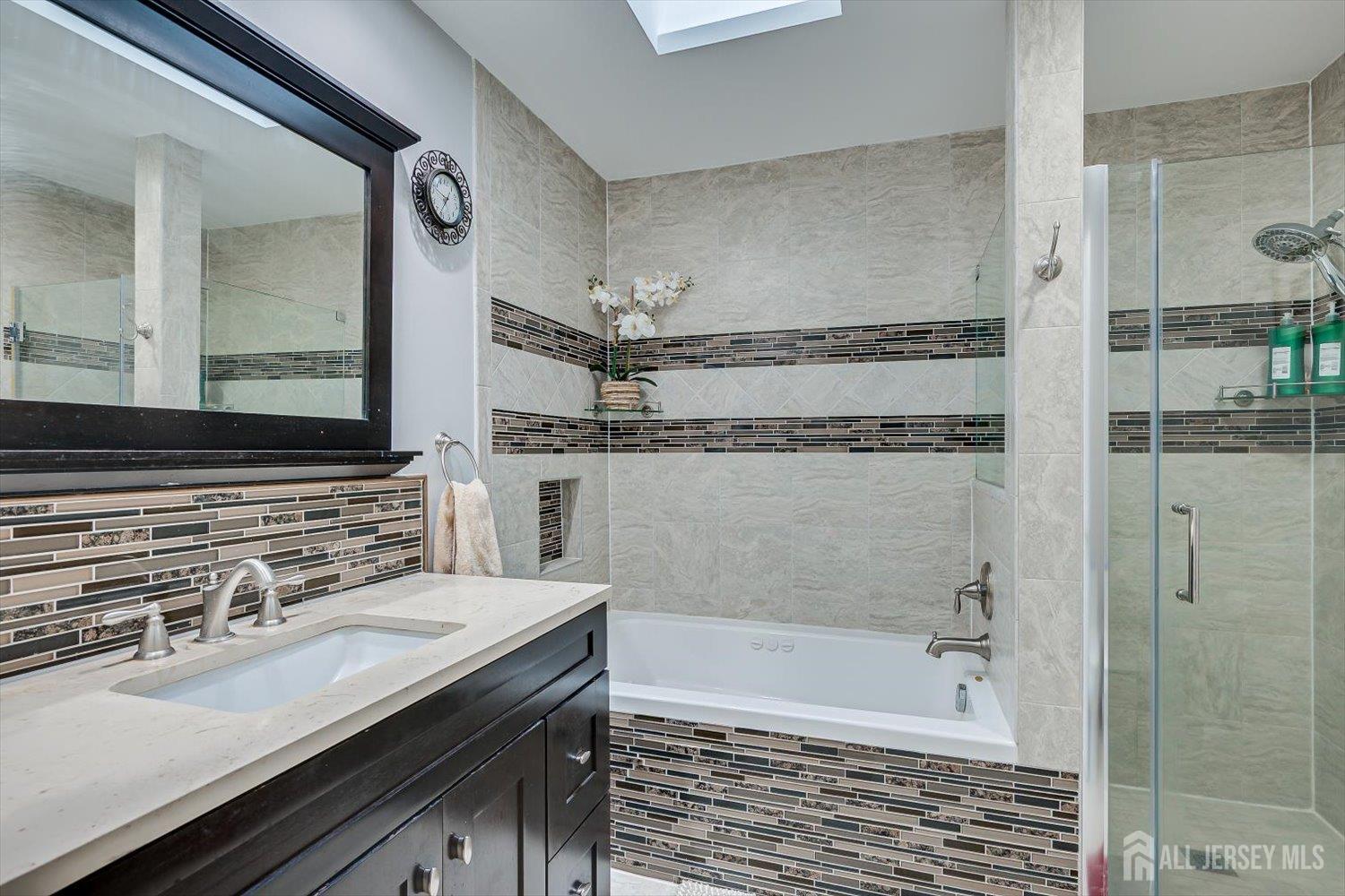 4506 Stonehedge Road Edison, NJ 08820 - Photo 33 of 51