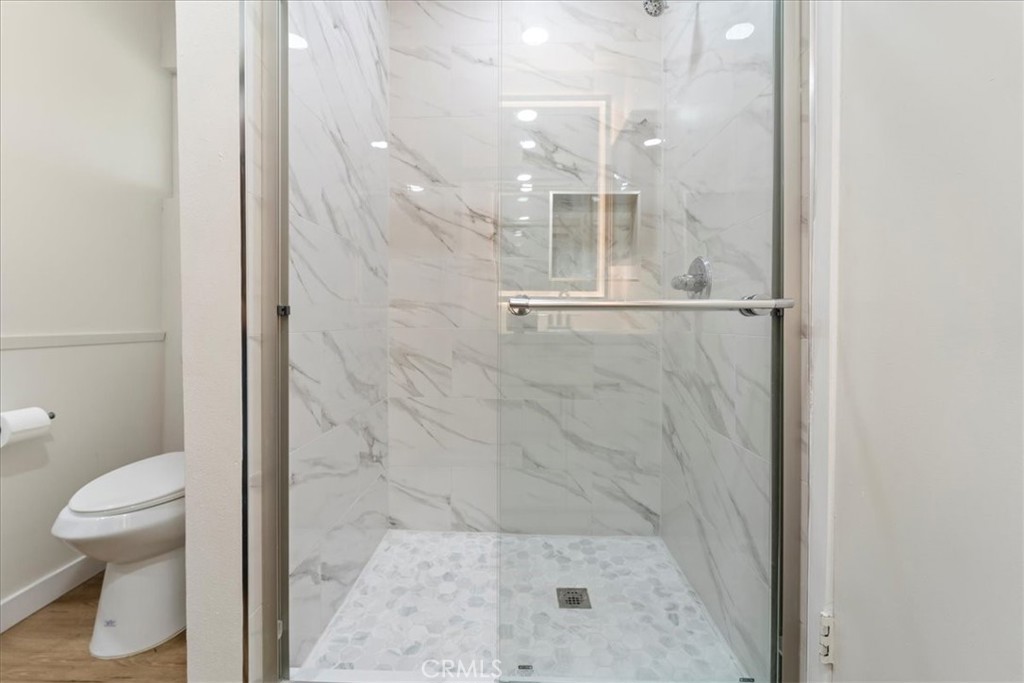 21780 Walnut Street Wildomar, CA 92595 - Photo 22 of 44 Master Bathroom