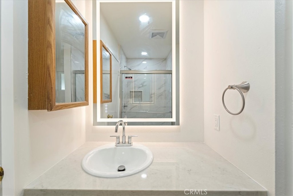 21780 Walnut Street Wildomar, CA 92595 - Photo 23 of 44 Master Bathroom