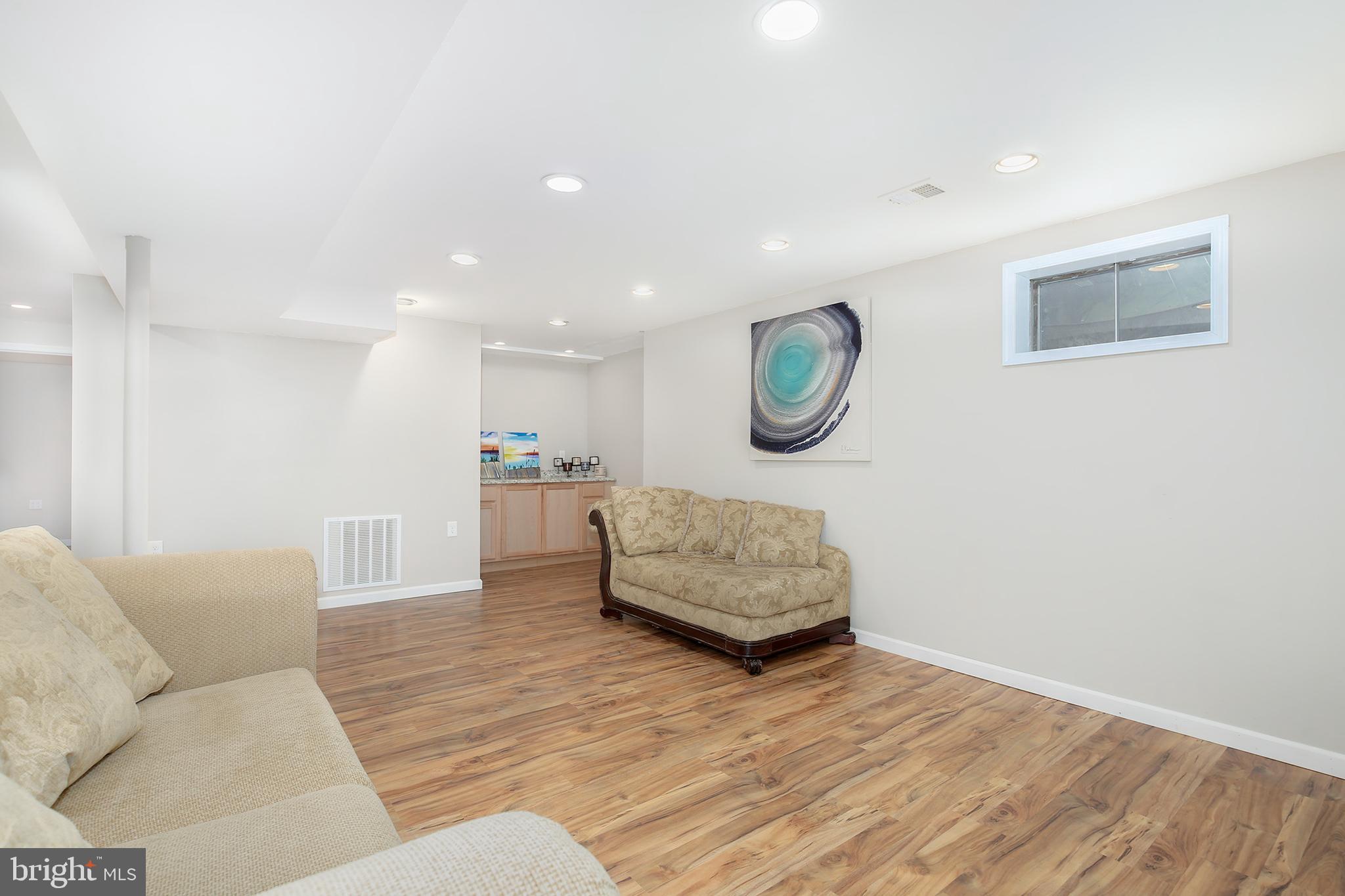205 Rolling Road Gaithersburg, MD 20877 - Photo 22 of 34 Gallery Image 22