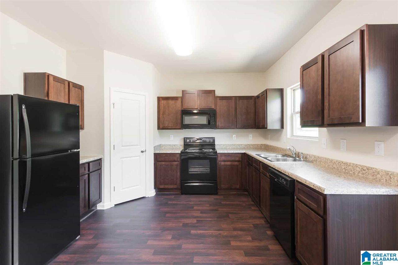 805 Clover Circle Springville, AL 35146 - Photo 2 of 10