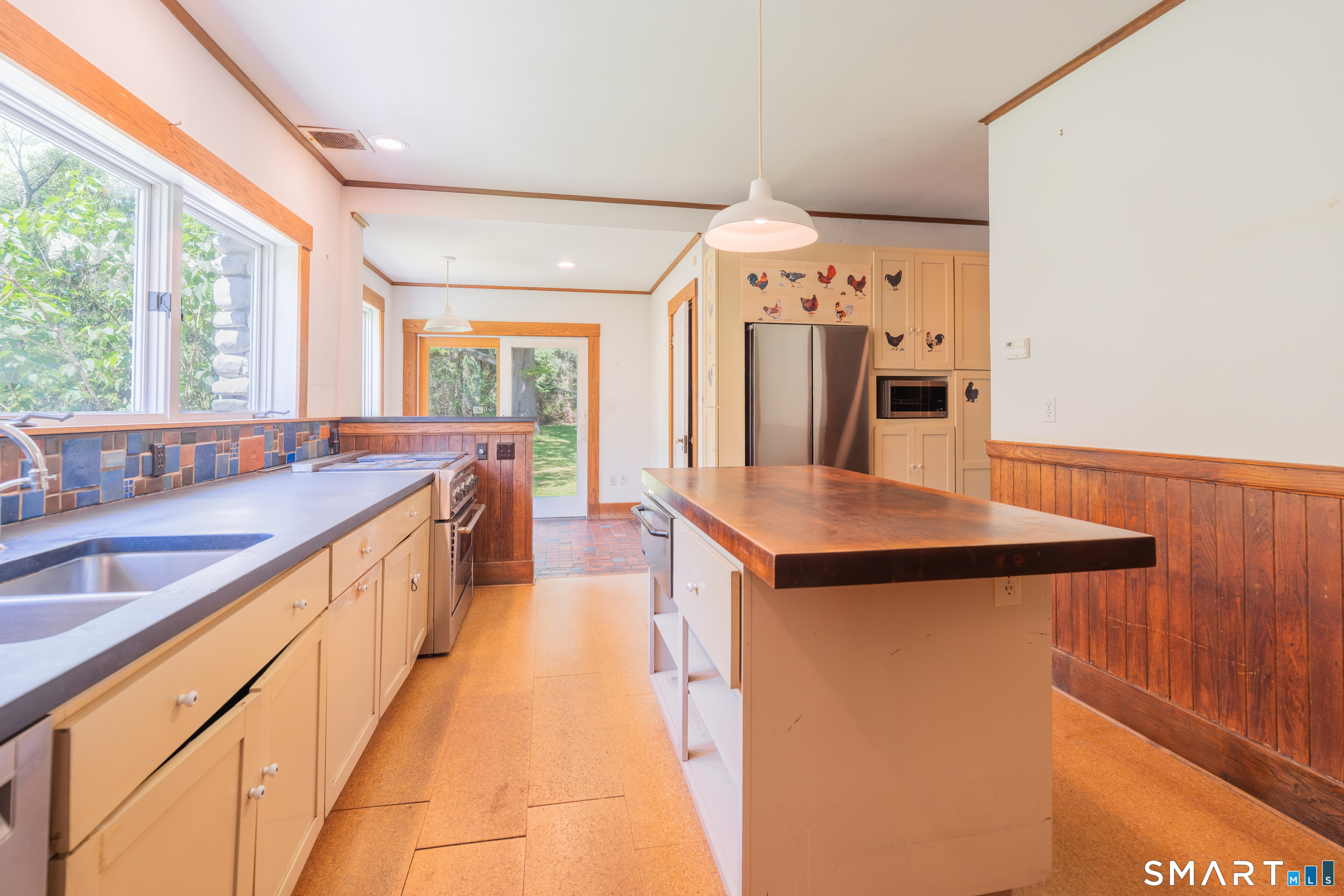95 Beecher Road Woodbridge, CT 06525 - Photo 9 of 39