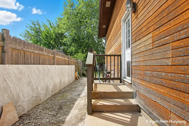 $290,000 | 1320 North Glenview Court, Round Lake Beach, IL 60073