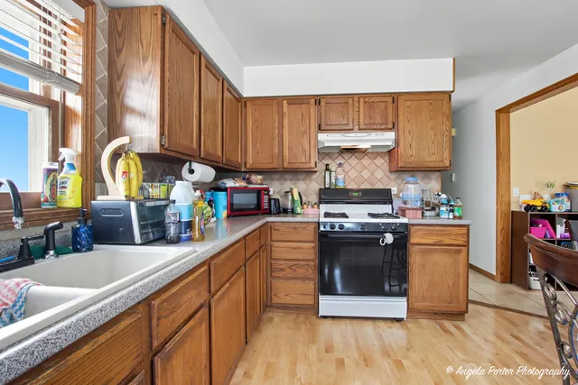 $290,000 | 1320 North Glenview Court, Round Lake Beach, IL 60073