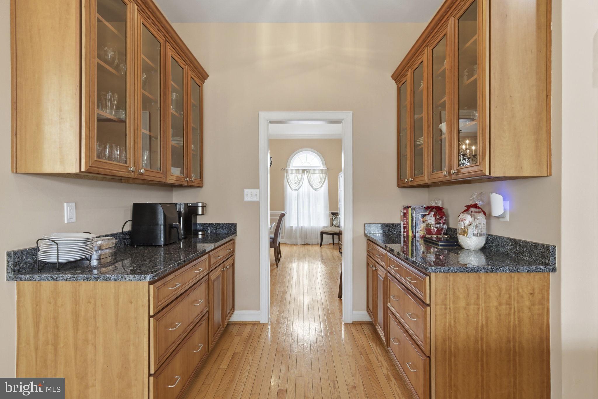 15611 Riding Stable Road Laurel, MD 20707 - Photo 28 of 86 Elegant kitchen with pantry & coffee bar