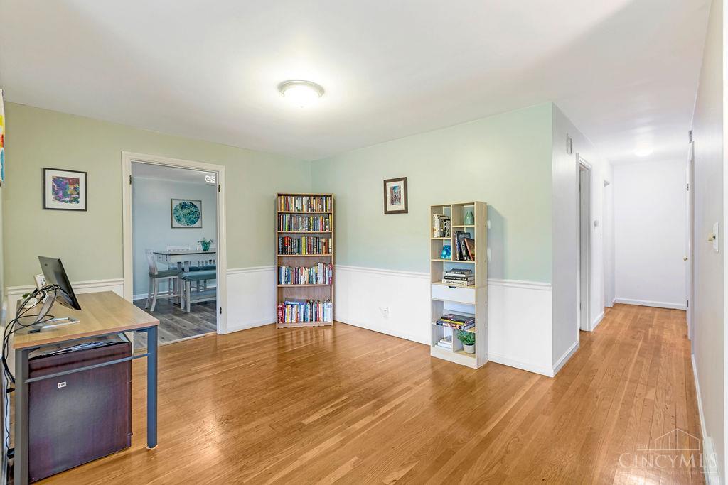 792 Asbury Road Cincinnati, OH 45255 - Photo 14 of 36
