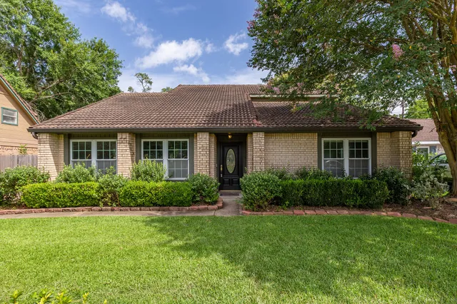 $317,400 | 3531 Brook Shadow Drive, Houston, TX 77345