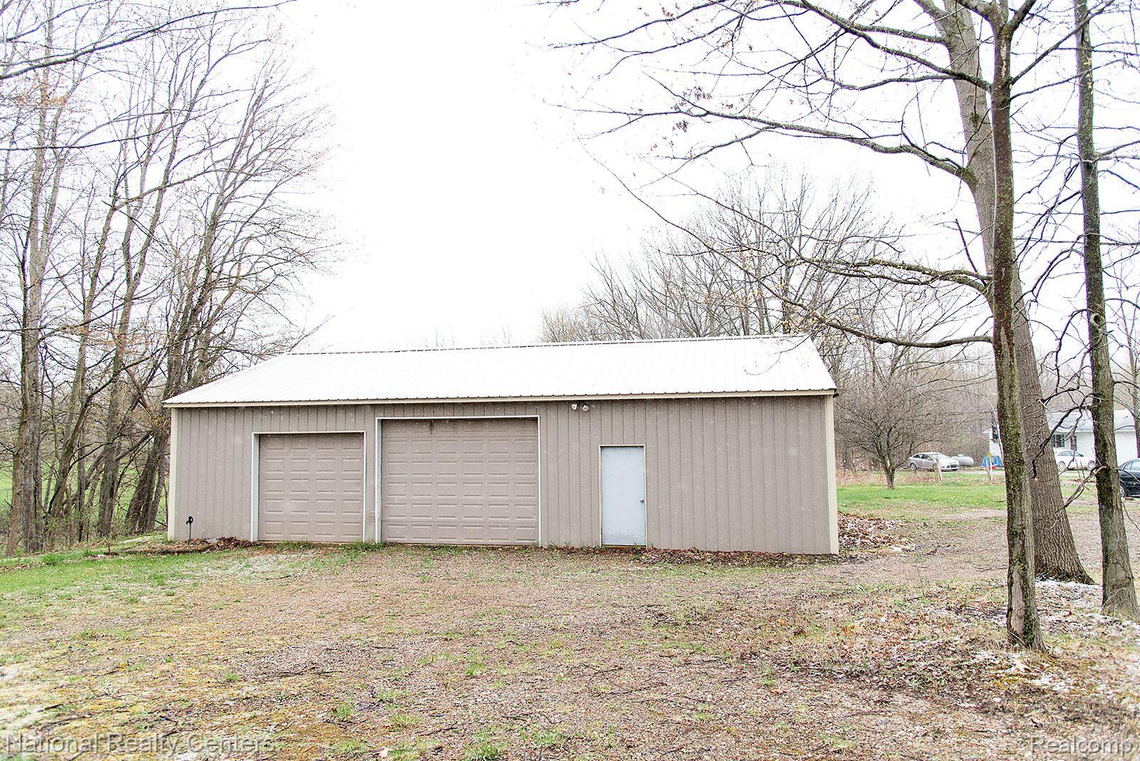 1499 Argentine Road Howell, MI 48843 - Photo 41 of 42 POLE B ARN