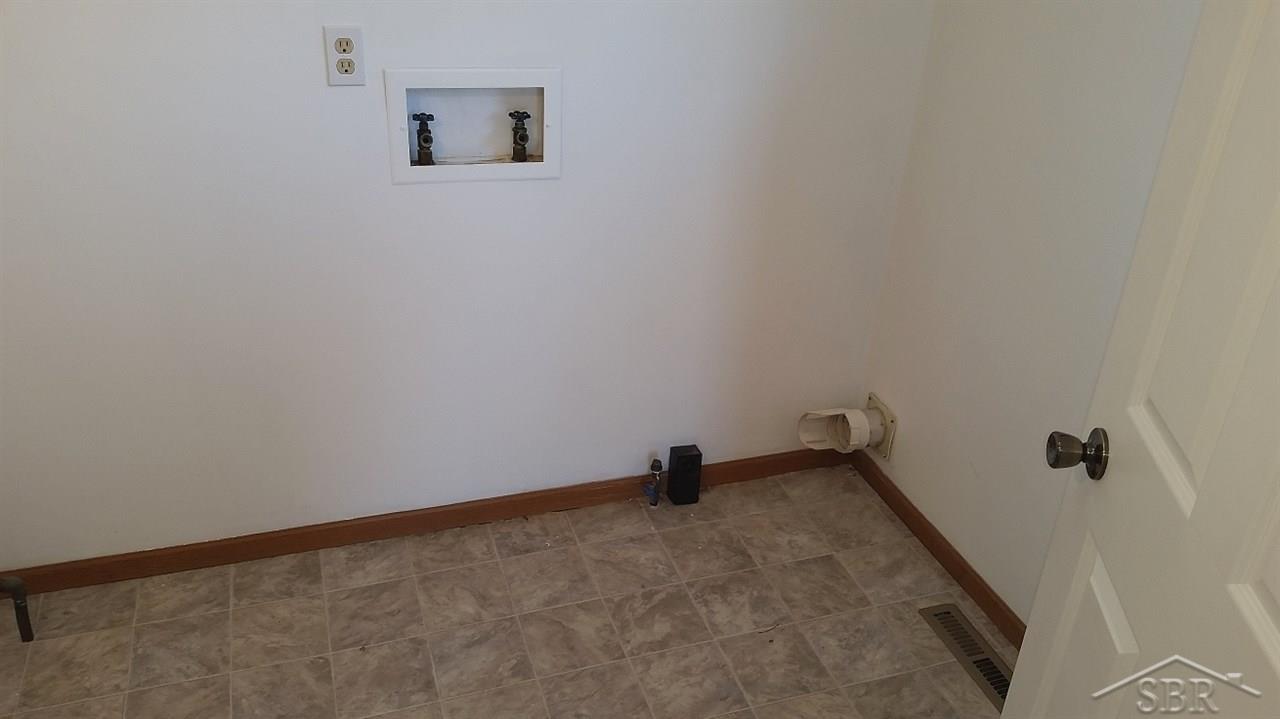 1115 Sherman Road Saginaw, MI 48604 - Photo 10 of 10 50009268-9.JPG