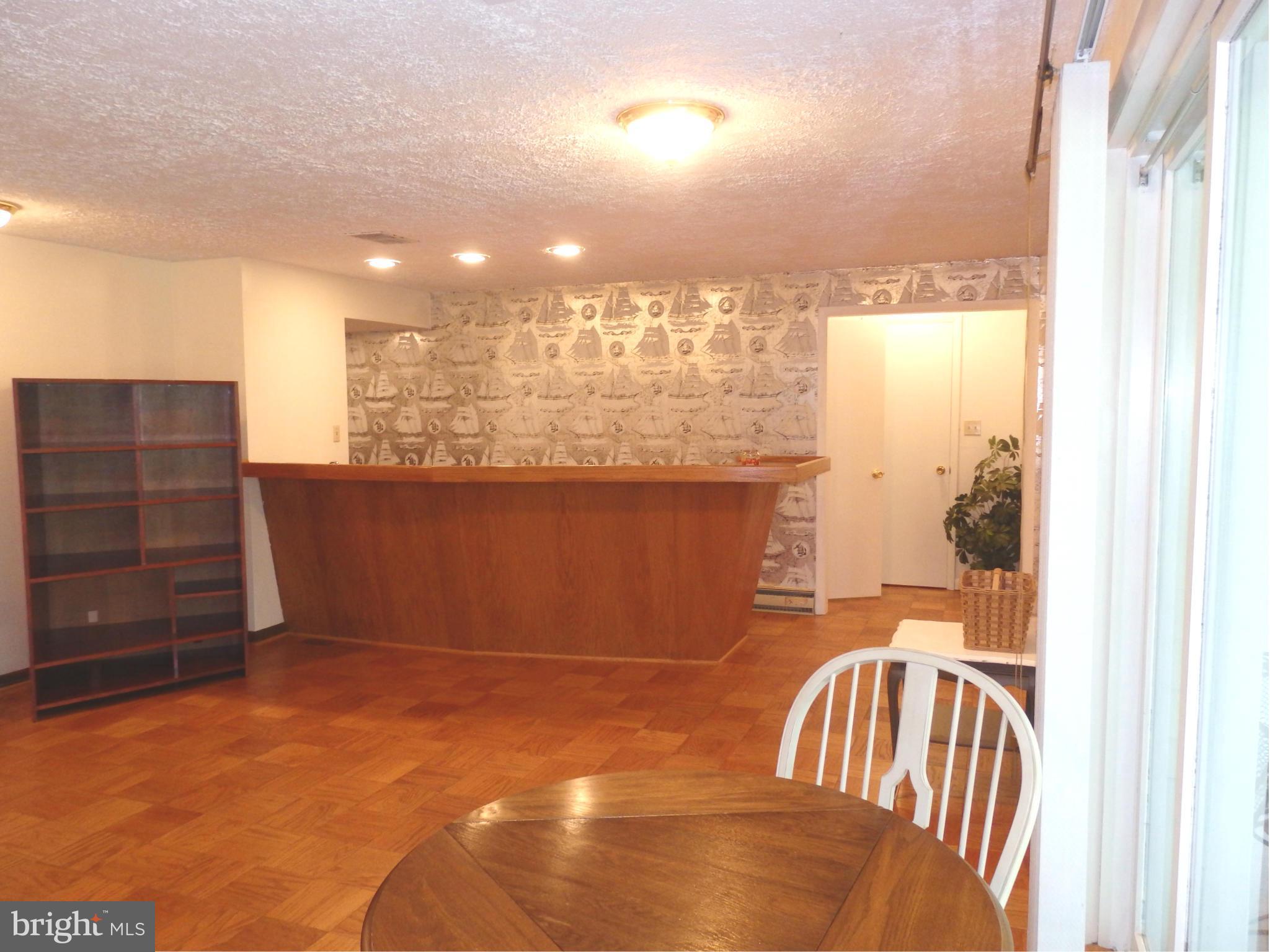 5512 Woodlyn Road Frederick, MD 21703 - Photo 23 of 30 Large wet bar in LL family room