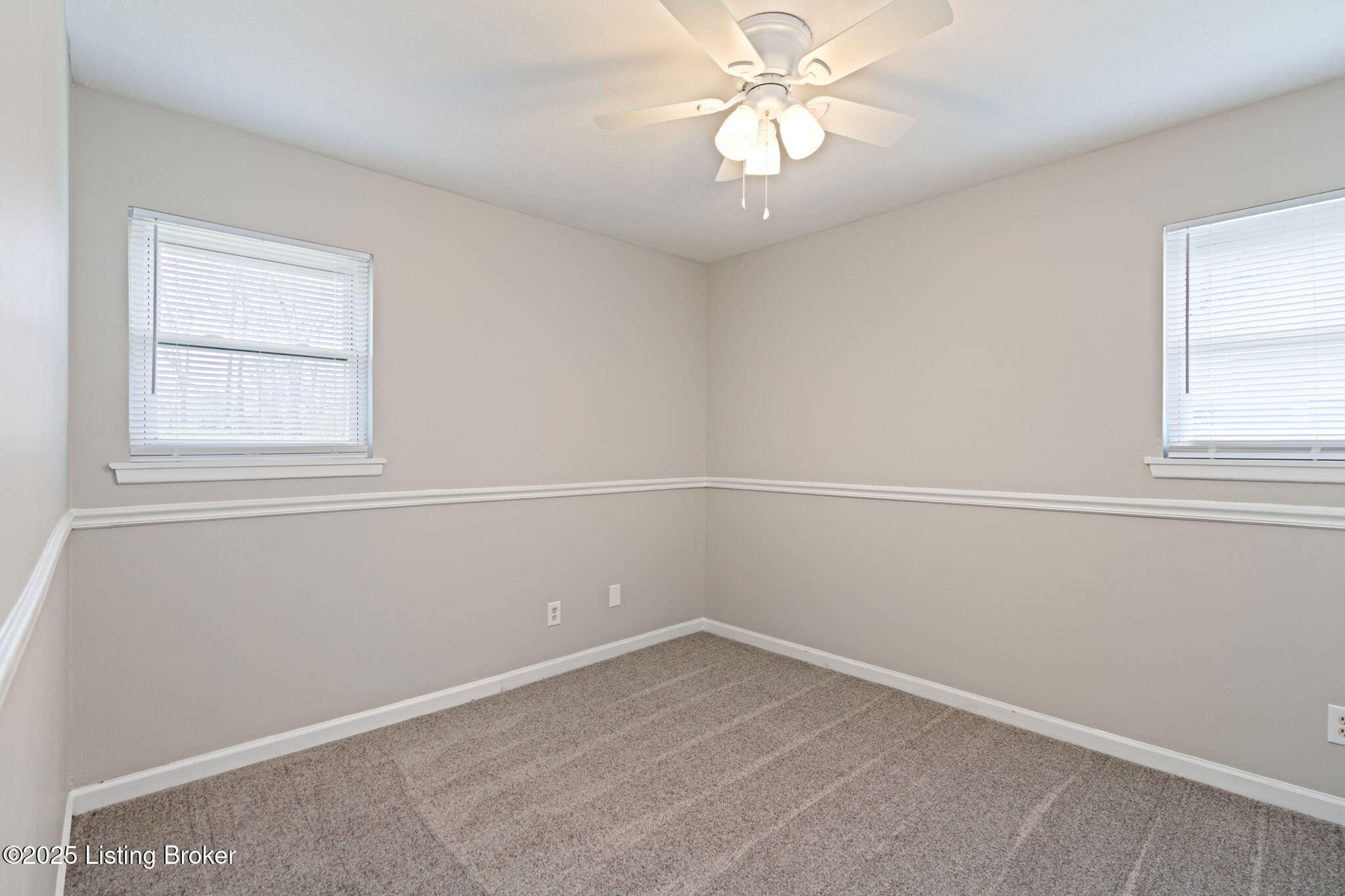 7804 Rochelle Road Louisville, KY 40228 - Photo 20 of 29 7804 Rochelle Rd-24