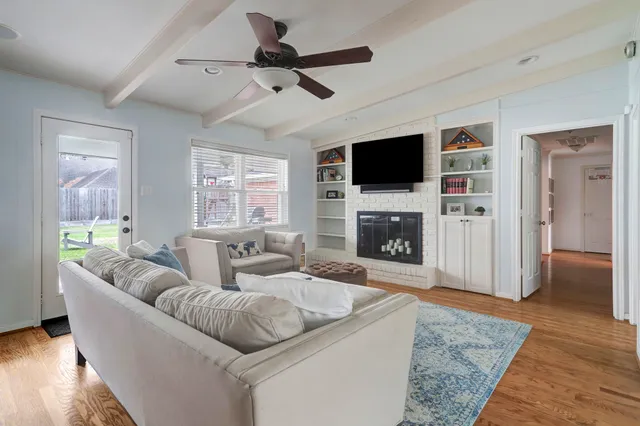 $4,500 | 12318 Woodthorpe Lane, Houston, TX 77024