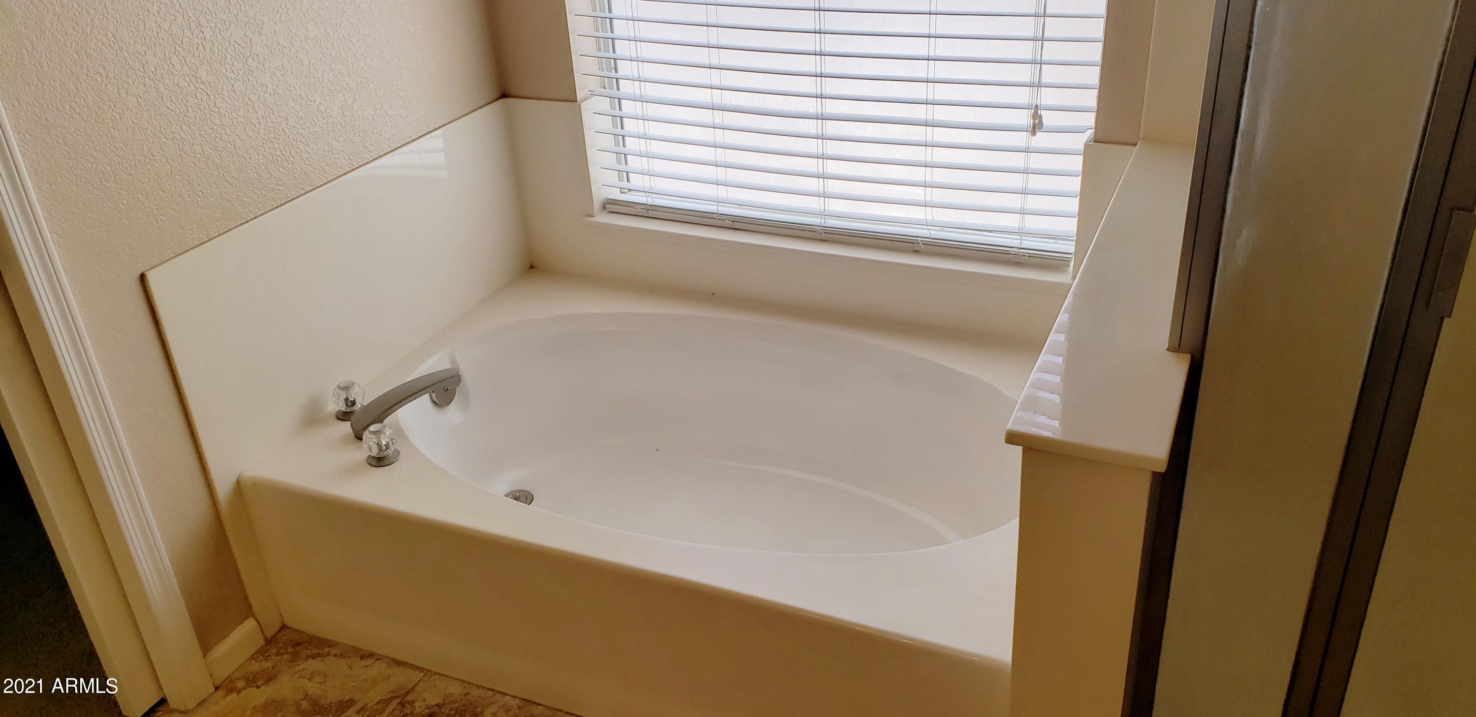 8739 West Wethersfield Road Peoria, AZ 85381 - Photo 27 of 42 20210506_204436