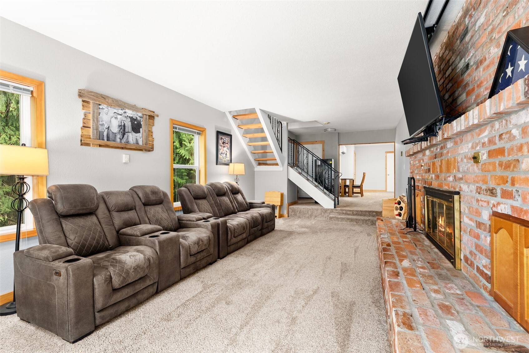 2434 Salzer Valley Road Centralia, WA 98531 - Photo 17 of 39 a living room with furniture and a fireplace