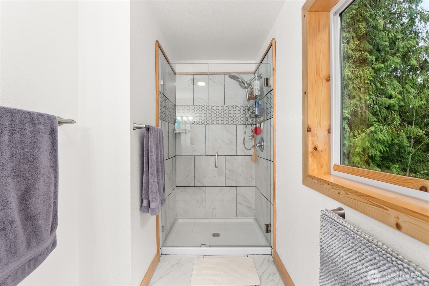 2434 Salzer Valley Road Centralia, WA 98531 - Photo 25 of 39 a view of bathroom with a shower
