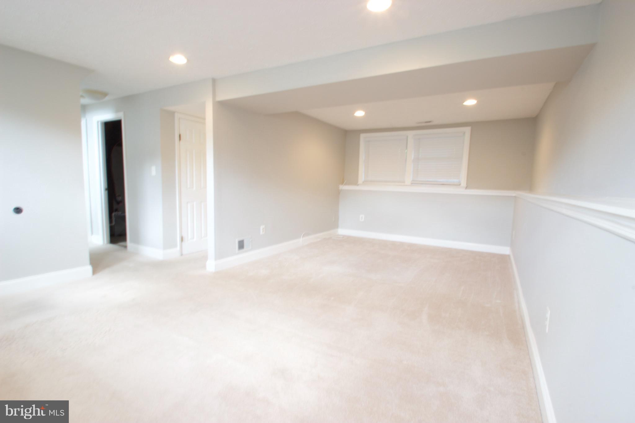 10 Box Circle Baltimore, MD 21221 - Photo 12 of 27 Great size lower family room.