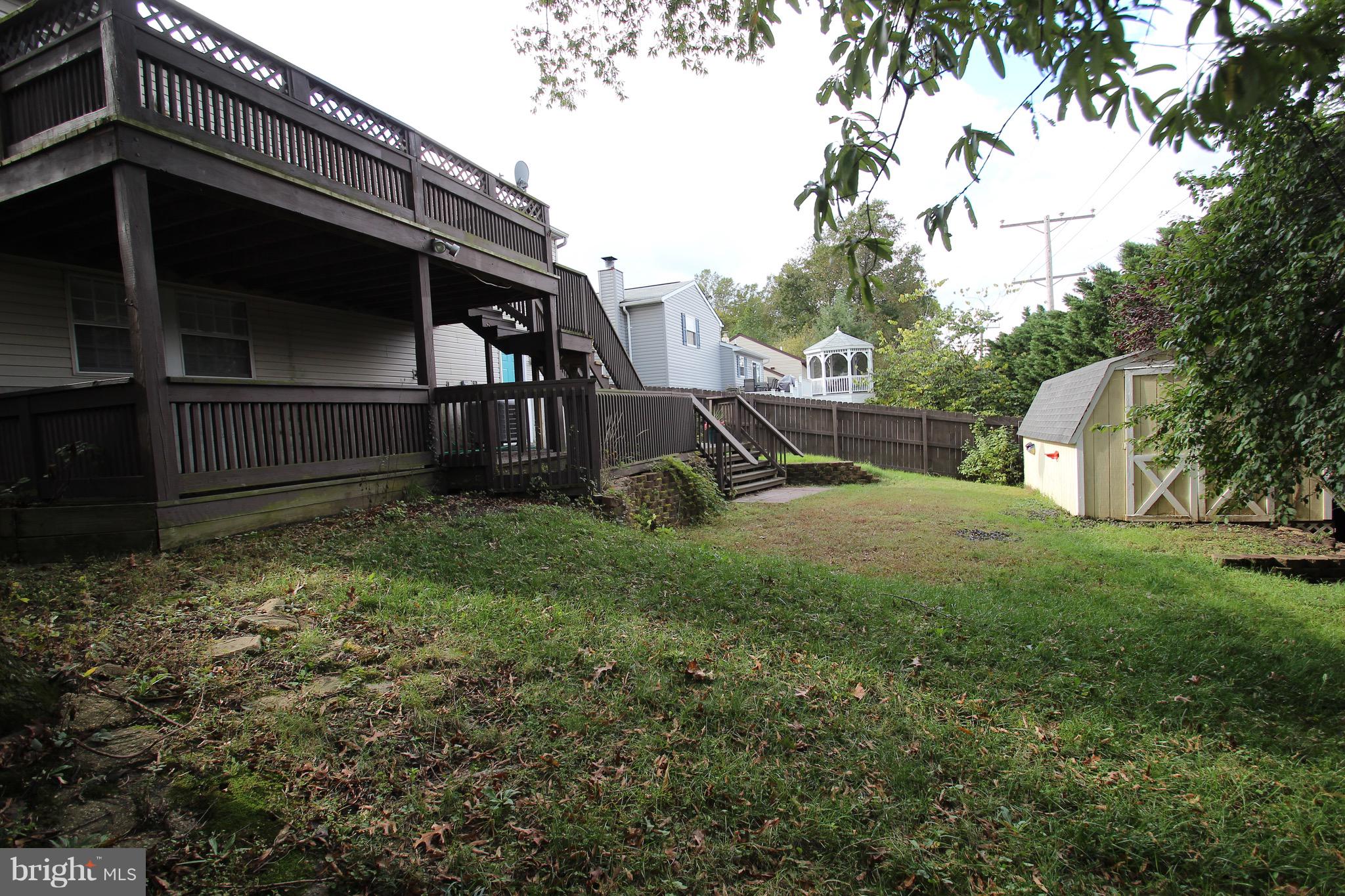 10 Box Circle Baltimore, MD 21221 - Photo 21 of 27 2 decks over looking nice size yard.
