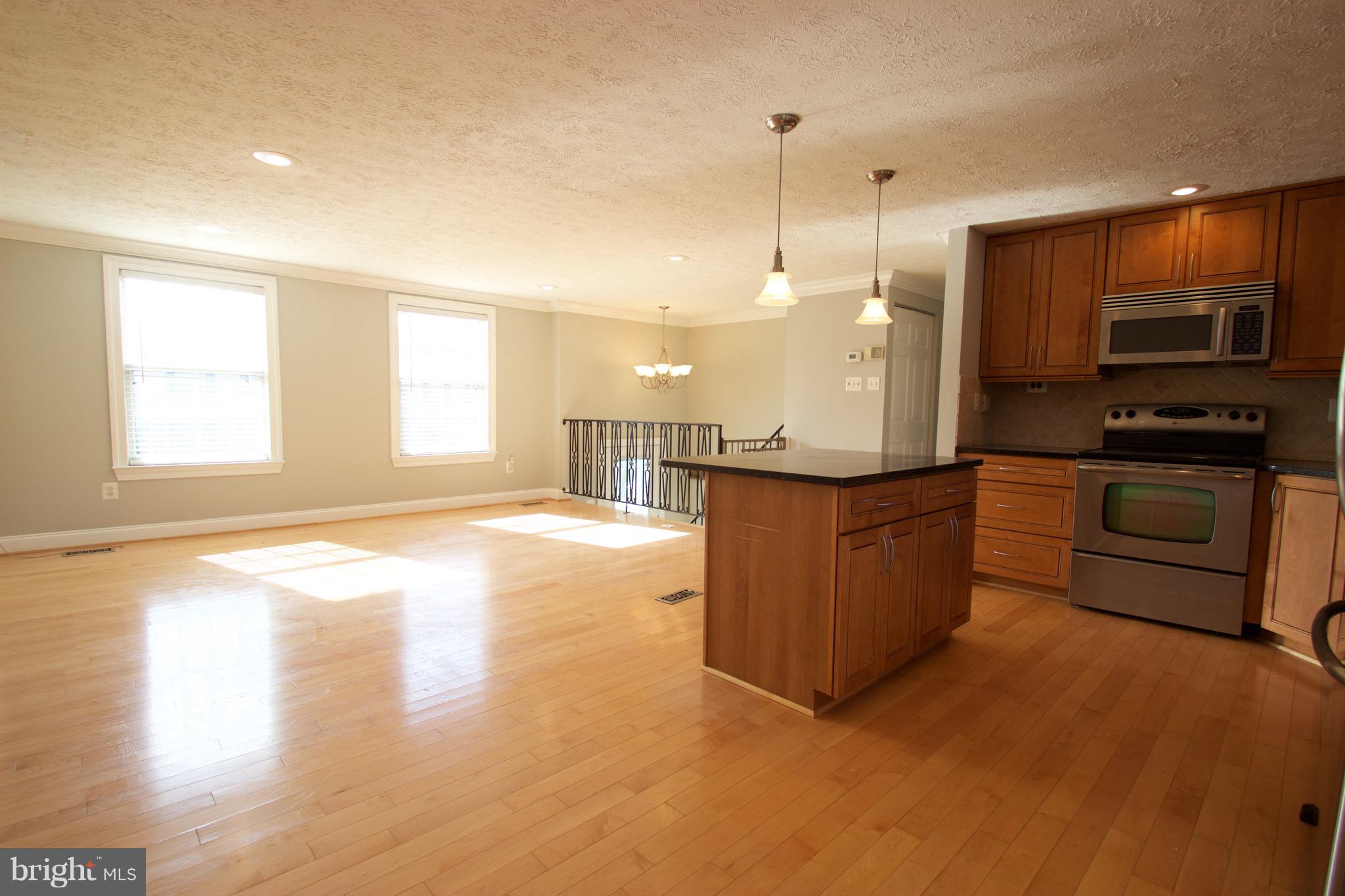 10 Box Circle Baltimore, MD 21221 - Photo 27 of 27 Wide open floor plan, great for entertaining.